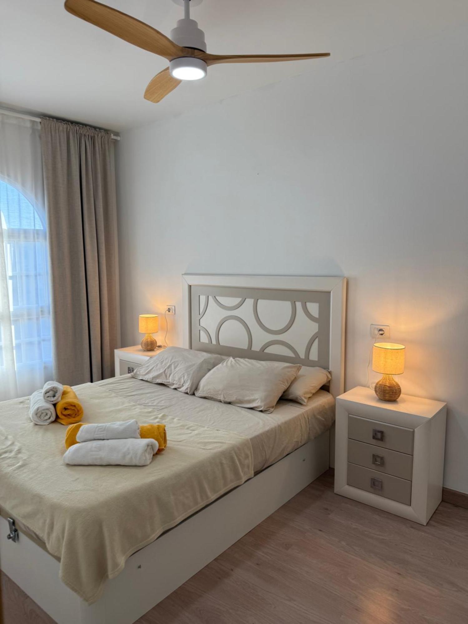 Seaside Paradise - 2 Bedroom Apartment With Ocean Views & Air Conditioning In Playa San Juan Экстерьер фото